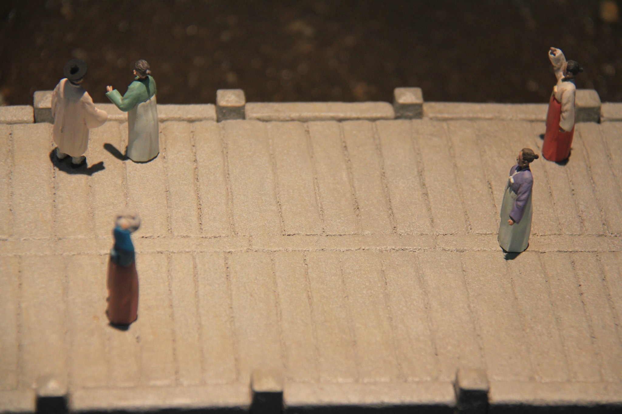 The tiled Jeongjo procession mural along the Cheonggyecheon wall